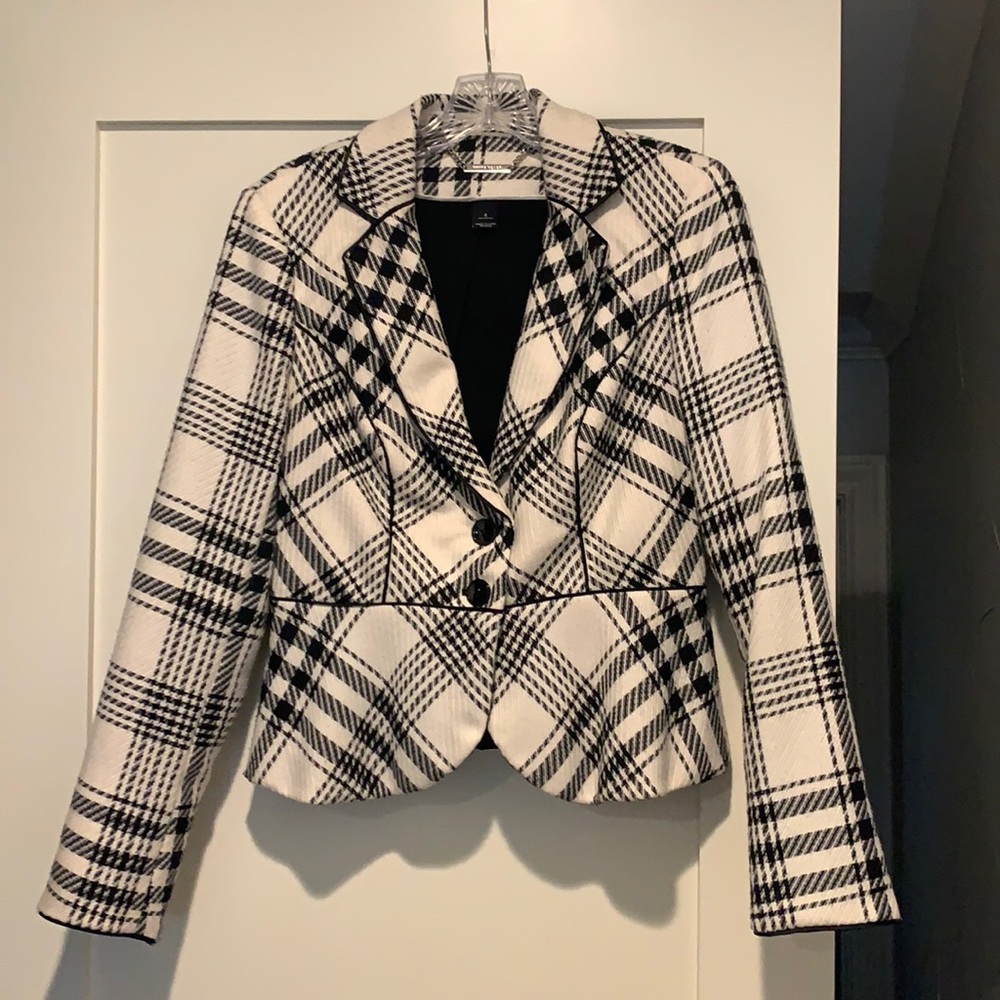 White House Black Market Cream/Black Jacket